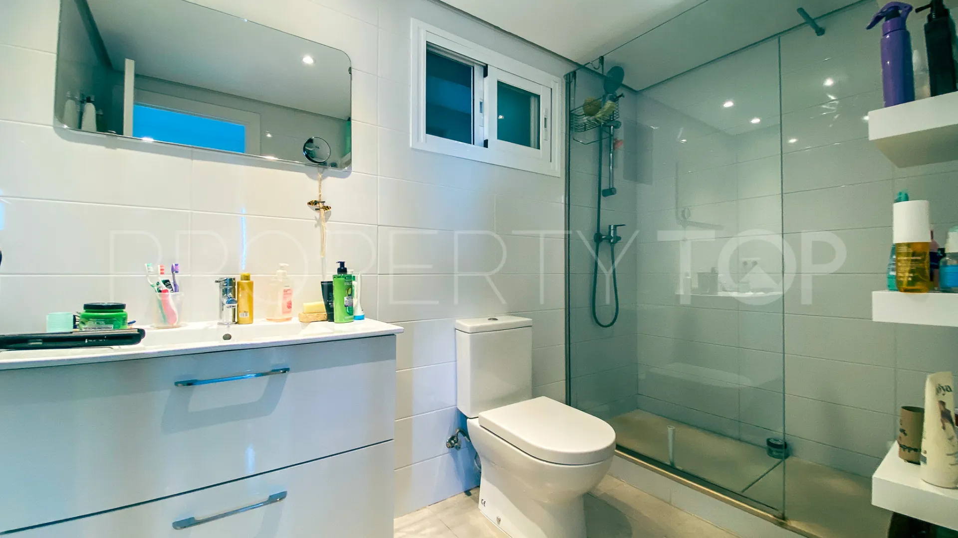 Apartment for sale in Estepona Puerto with 1 bedroom