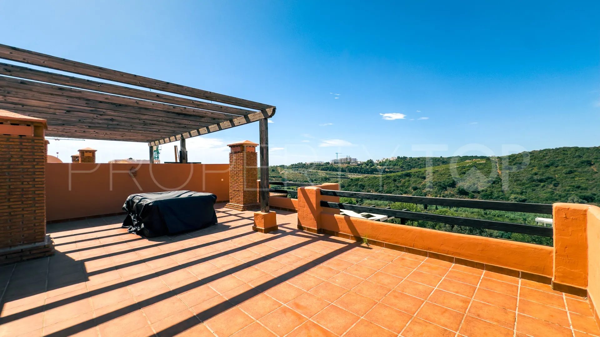 Ático en venta de 2 dormitorios en Casares Golf