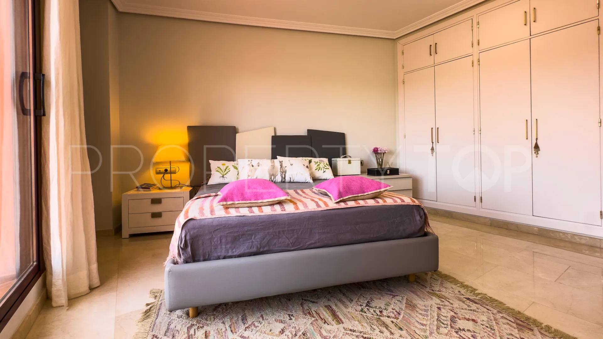 Ático en venta de 2 dormitorios en Casares Golf