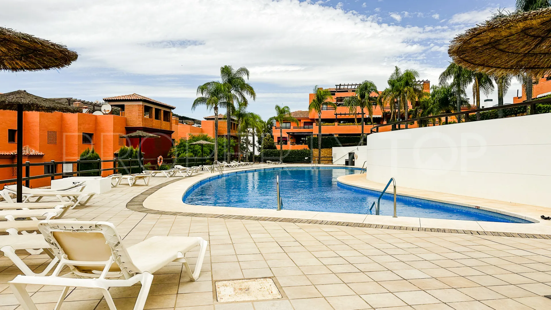 Ático en venta de 2 dormitorios en Casares Golf
