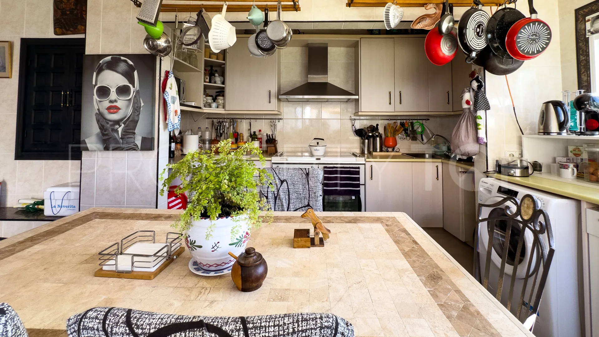 Jardin Tropical, casa en venta de 9 dormitorios
