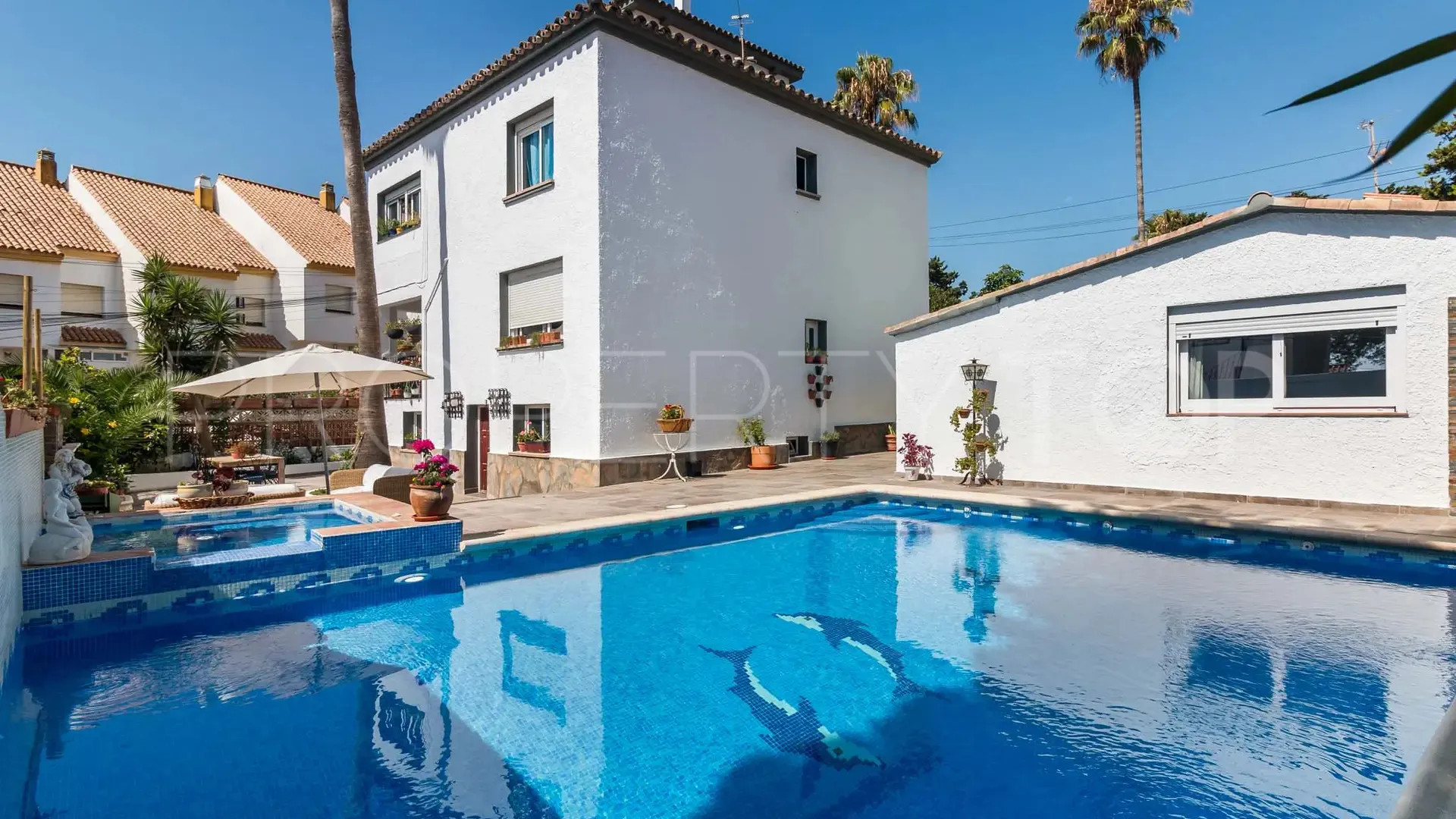 Jardin Tropical, casa en venta de 9 dormitorios