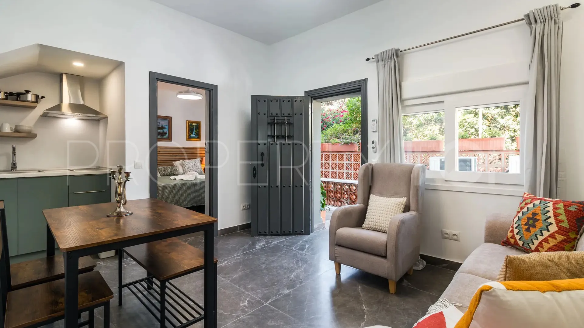 Jardin Tropical, casa en venta de 9 dormitorios