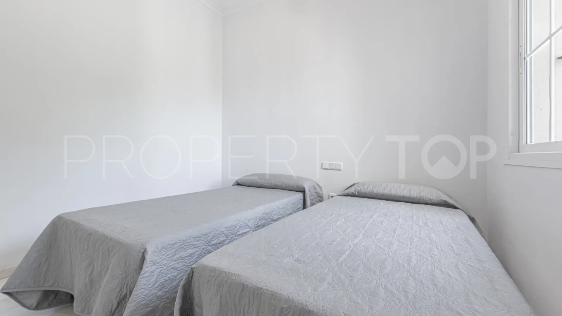 3 bedrooms apartment for sale in Postal de la Paloma
