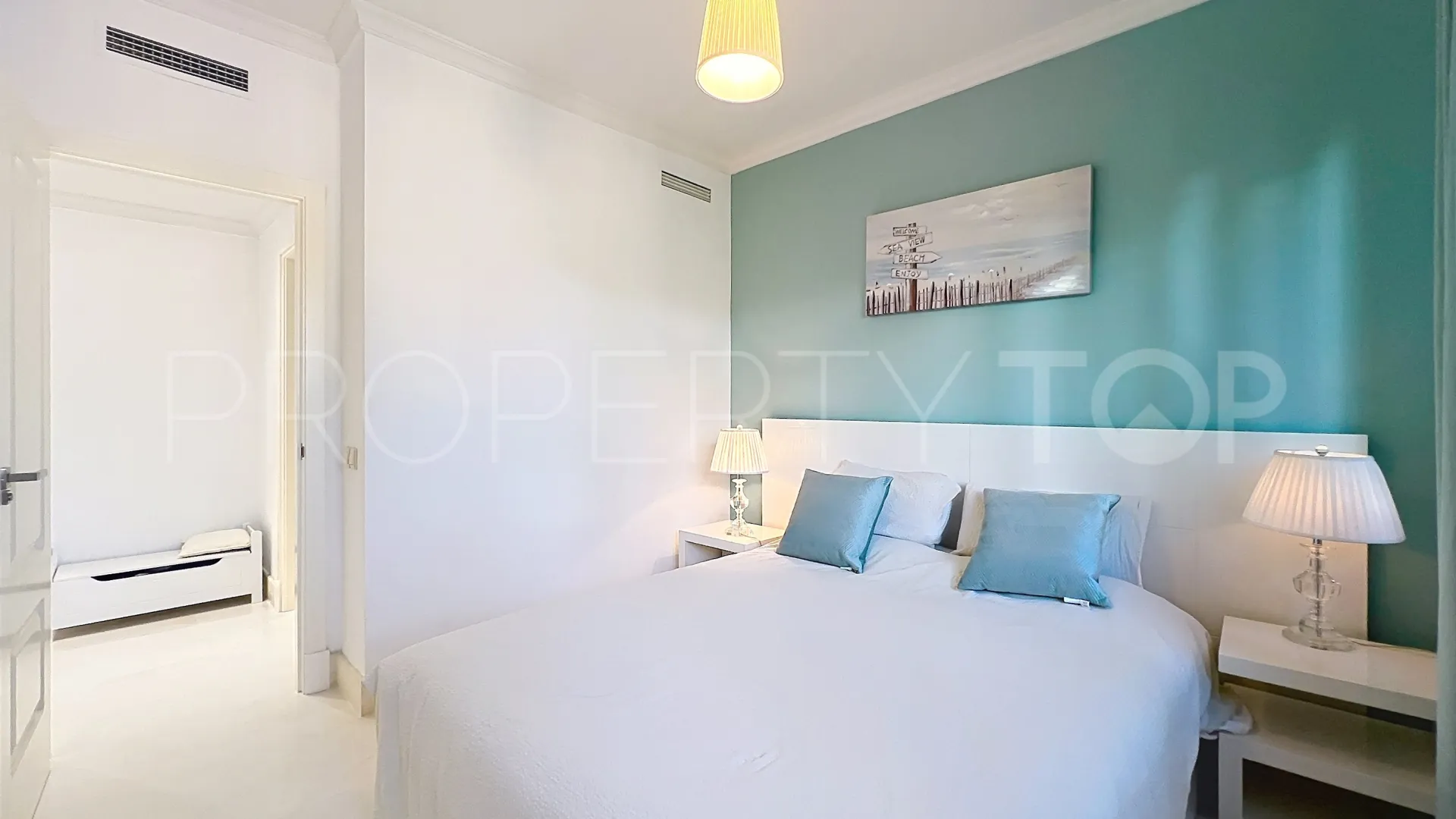 Buy apartment in Benahavis Hills Country Club