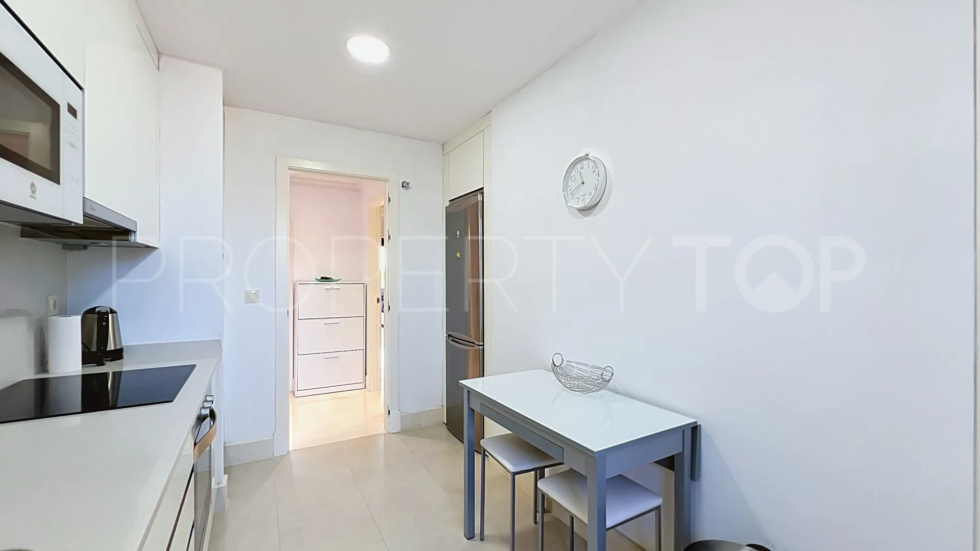 Buy apartment in Benahavis Hills Country Club
