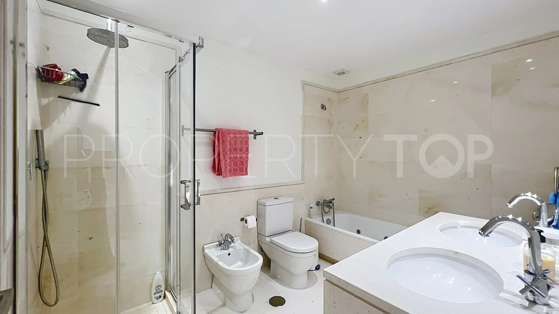 Buy apartment in Benahavis Hills Country Club