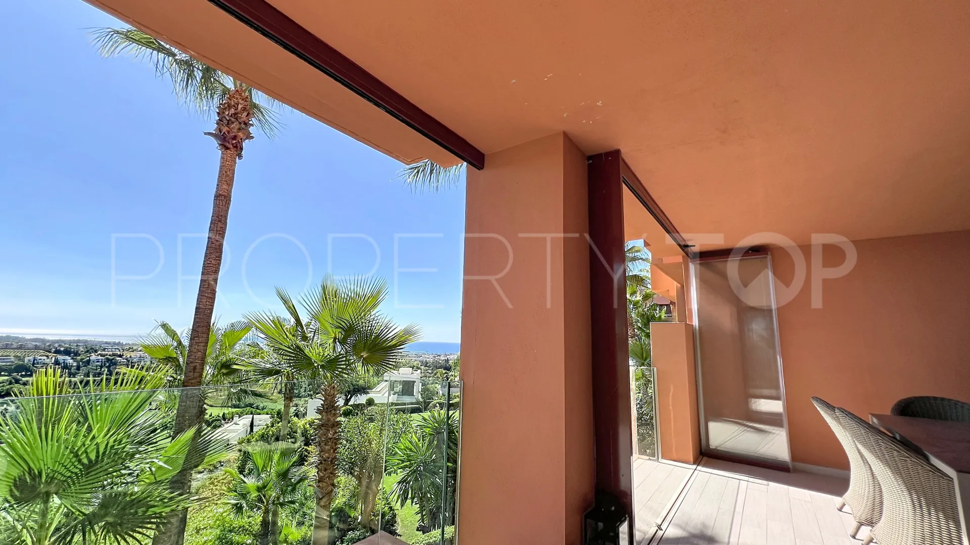 Buy apartment in Benahavis Hills Country Club