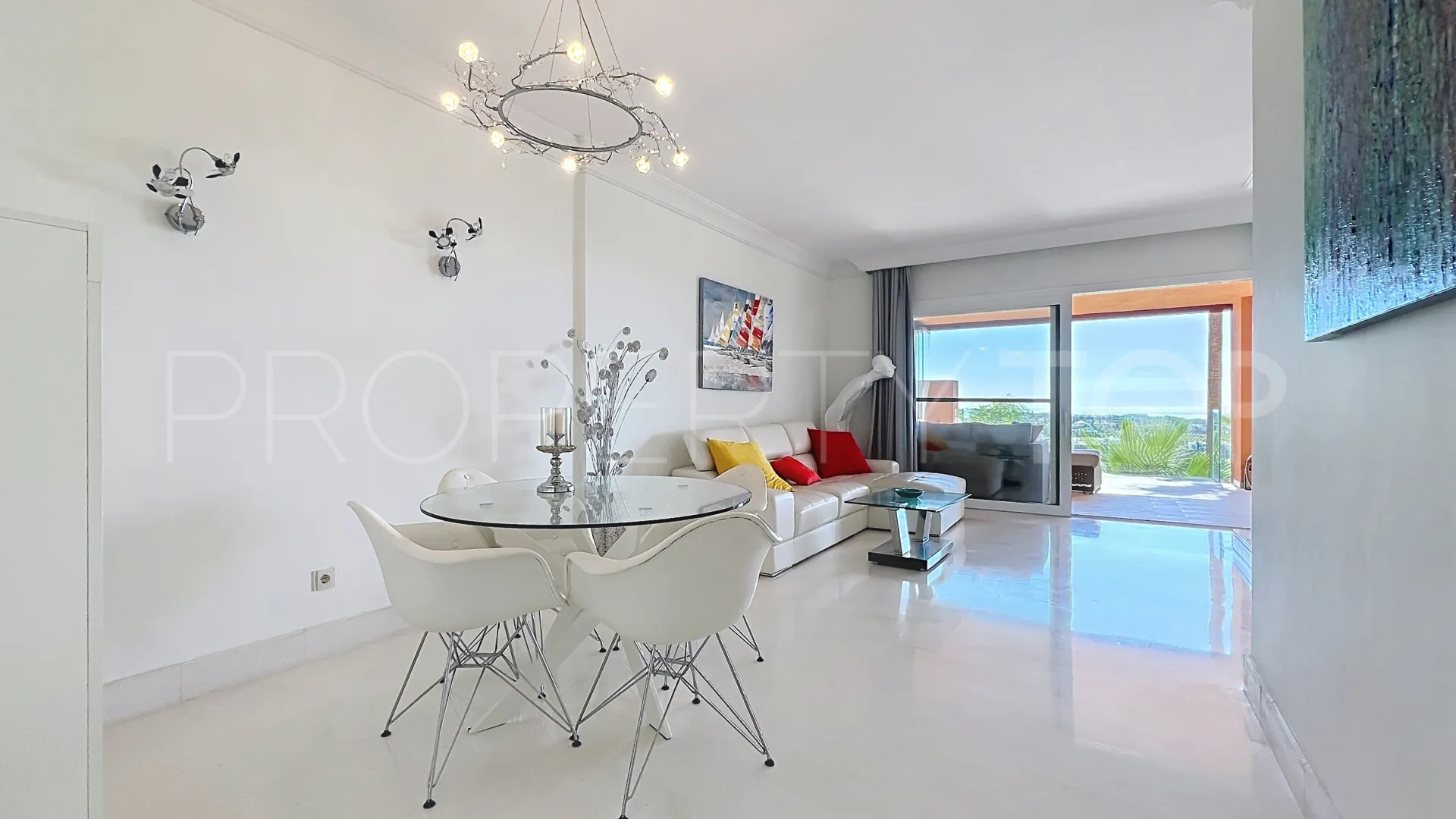 Buy apartment in Benahavis Hills Country Club