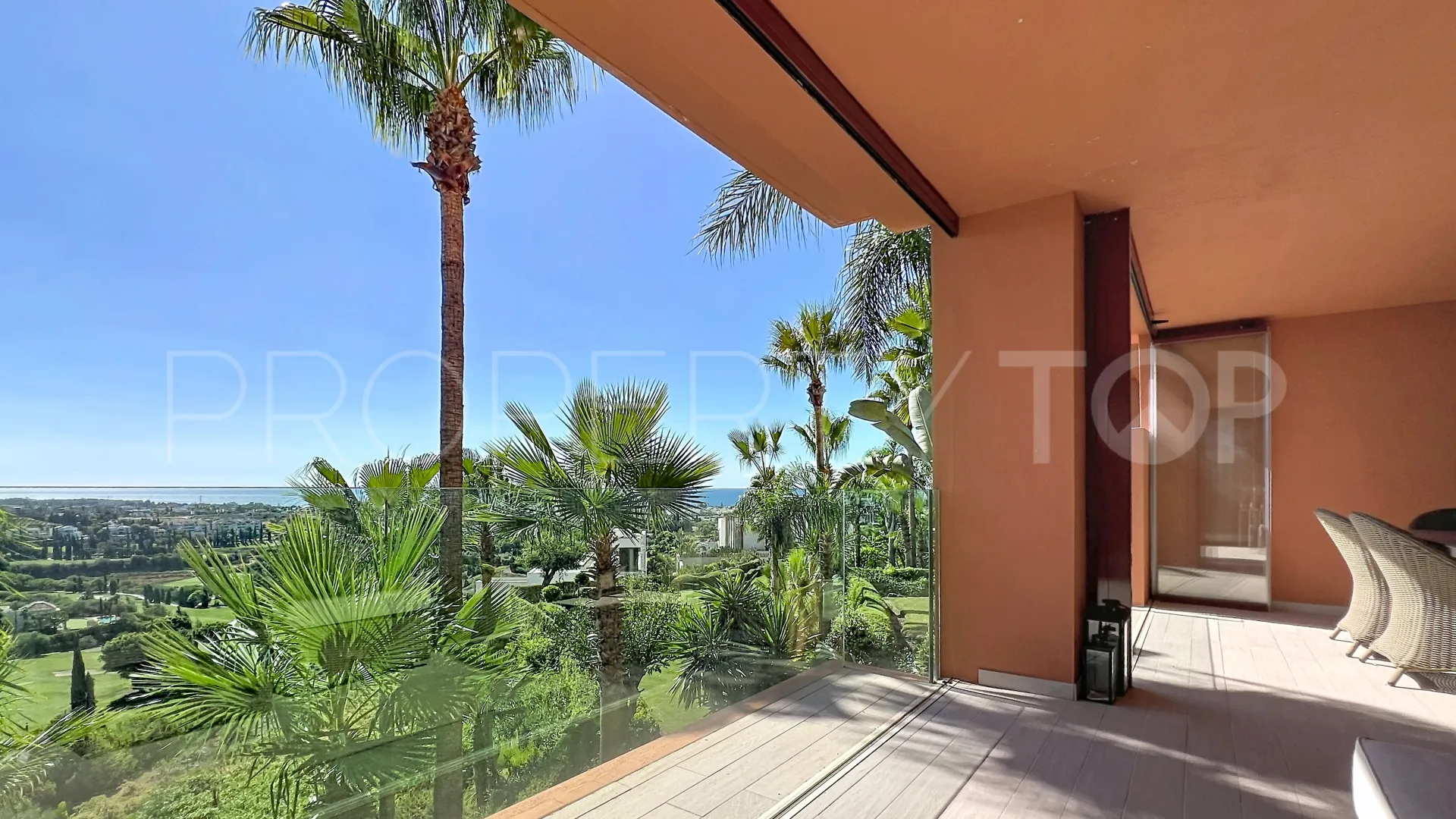 Buy apartment in Benahavis Hills Country Club