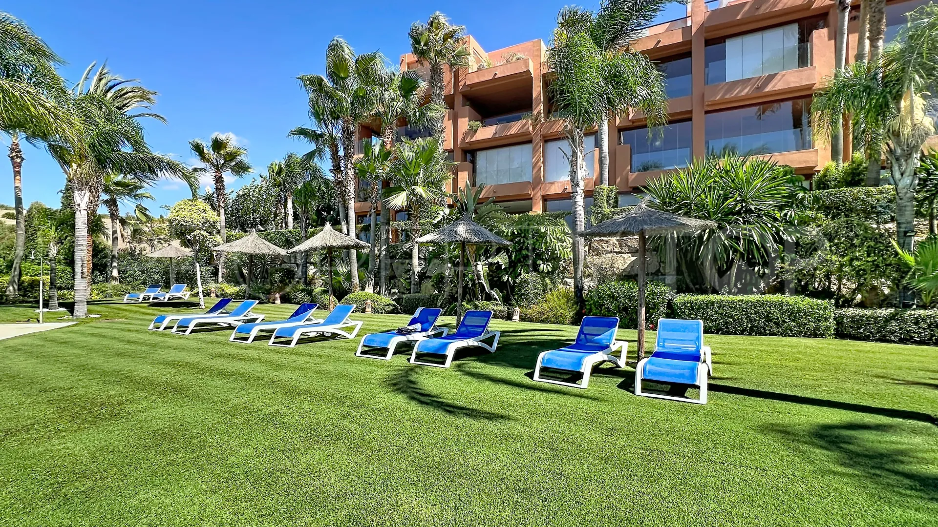 Buy apartment in Benahavis Hills Country Club