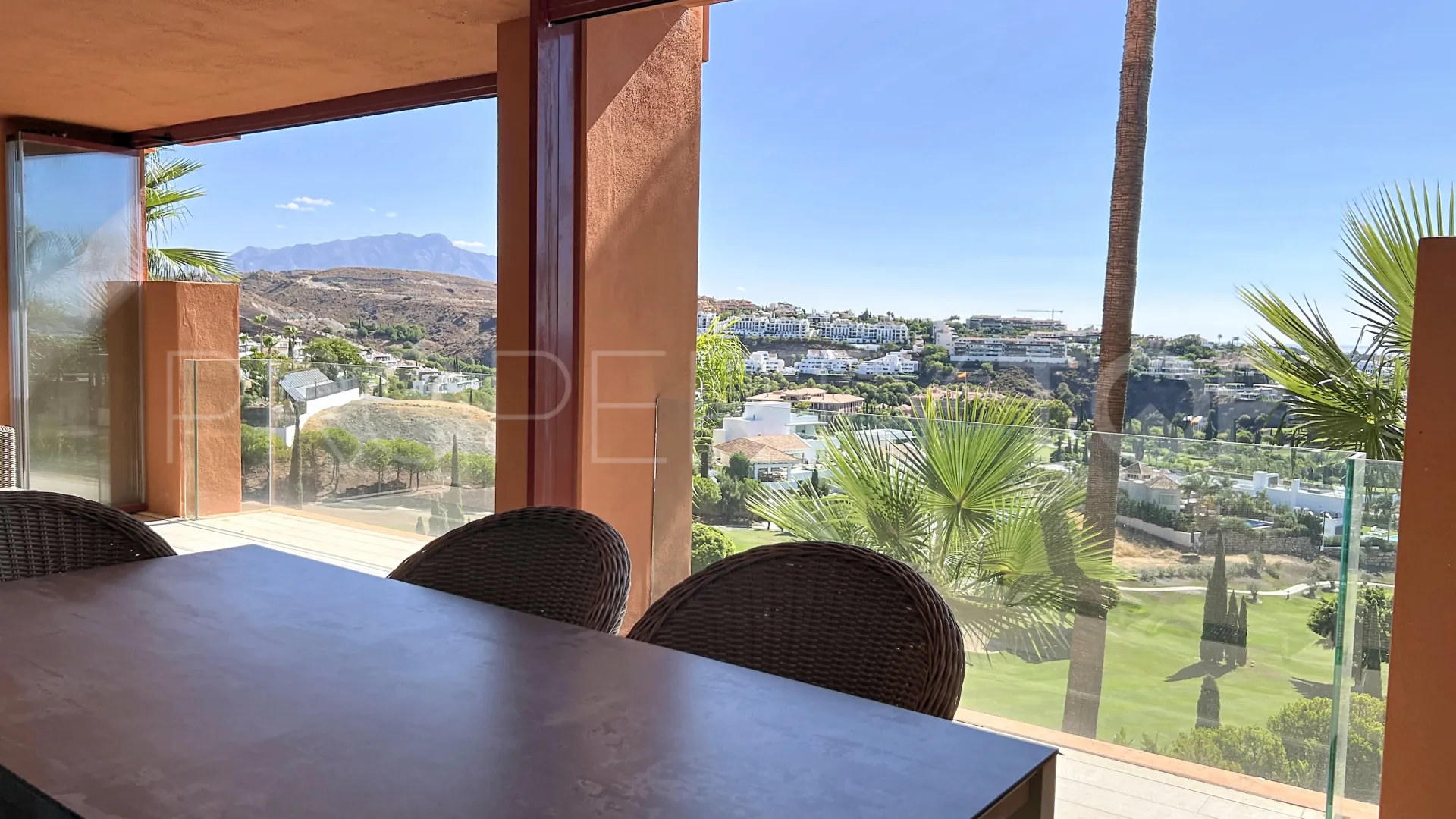 Buy apartment in Benahavis Hills Country Club