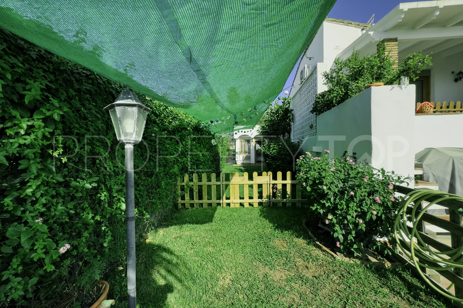 Se vende pareado en Bahia Dorada