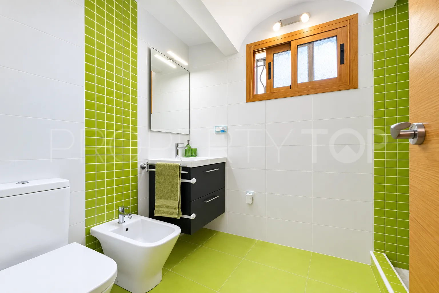 Se vende pareado en Bahia Dorada