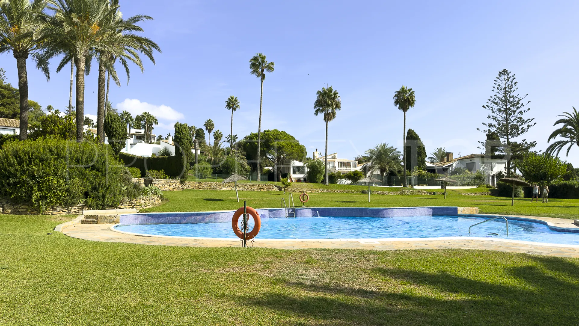 Se vende pareado en Bahia Dorada
