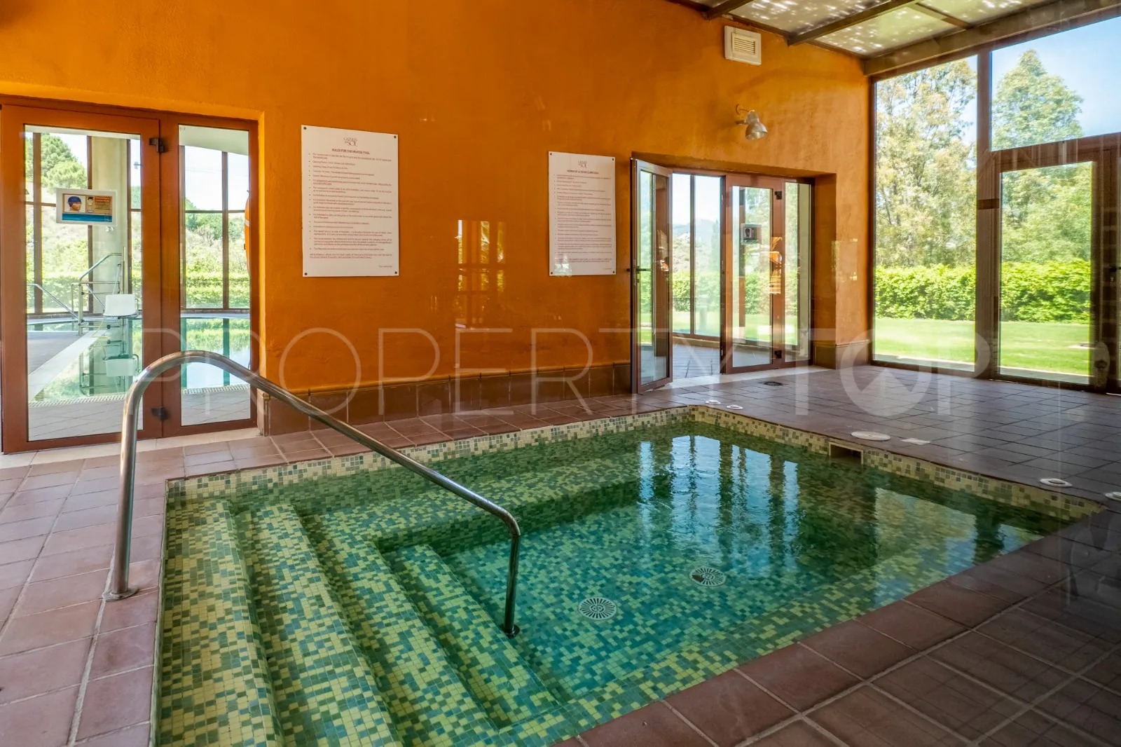 Benahavis Centro, apartamento en venta de 2 dormitorios