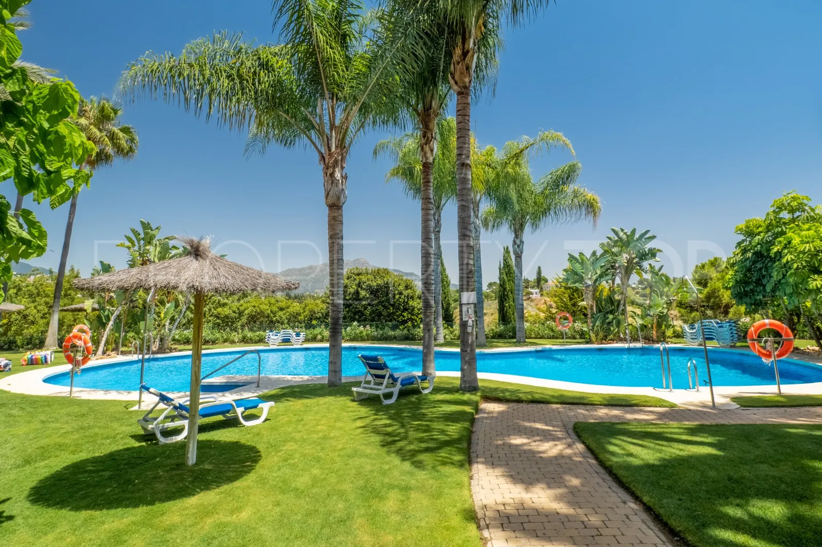 Benahavis Centro, apartamento en venta de 2 dormitorios