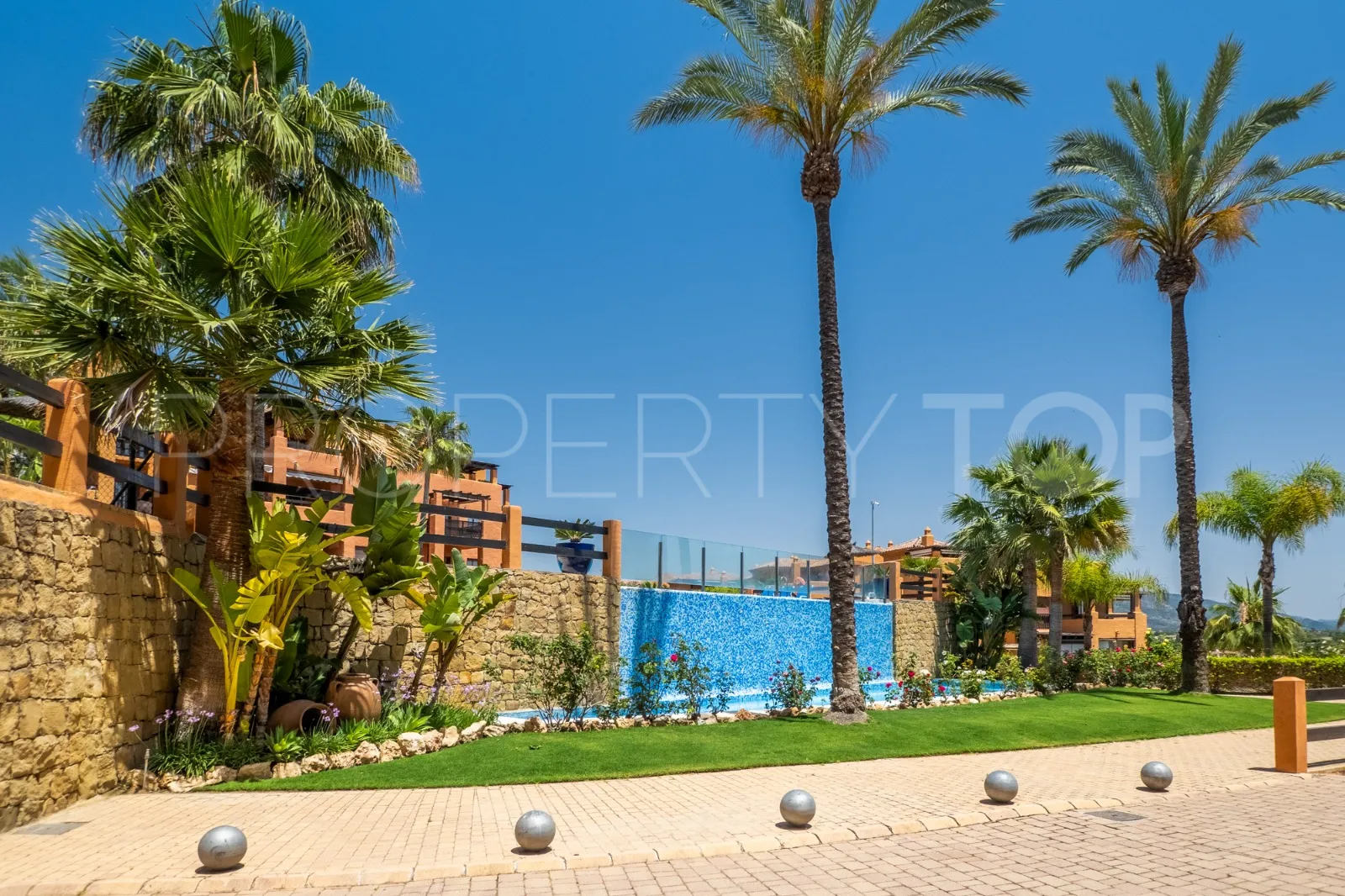 Benahavis Centro, apartamento en venta de 2 dormitorios