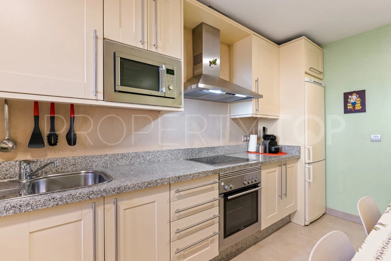 Benahavis Centro, apartamento en venta de 2 dormitorios
