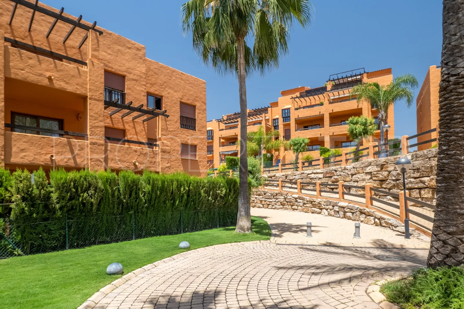 Benahavis Centro, apartamento en venta de 2 dormitorios