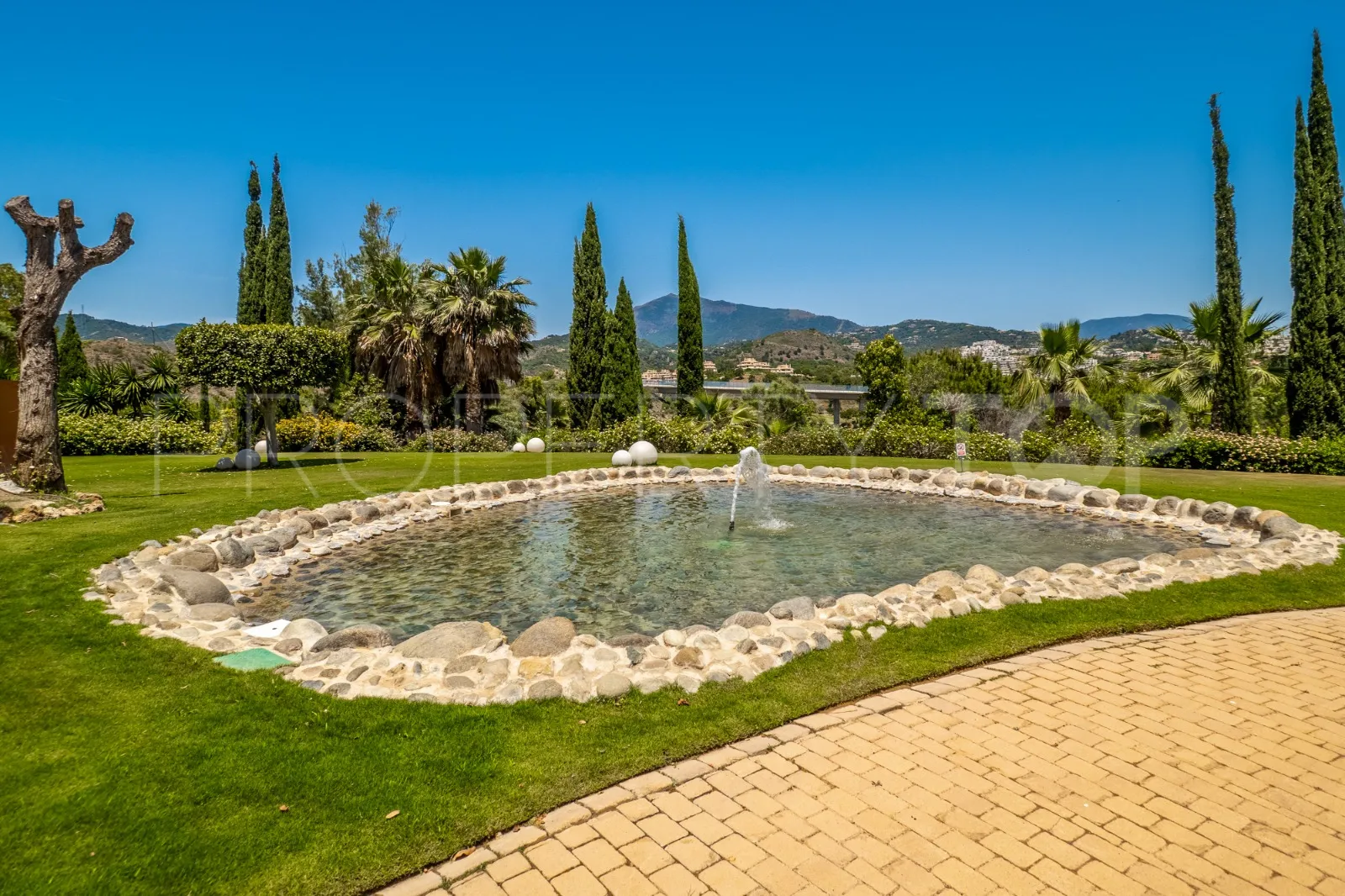 Benahavis Centro, apartamento en venta de 2 dormitorios