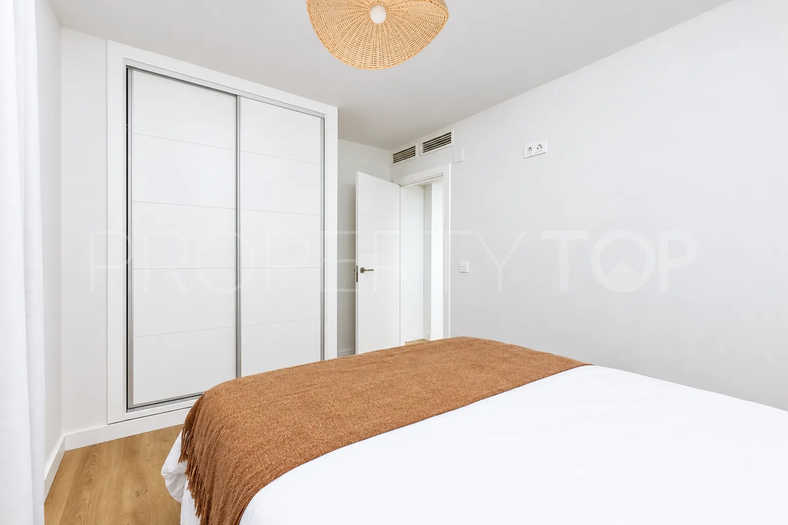 Apartamento en venta con 2 dormitorios en Puerto La Duquesa