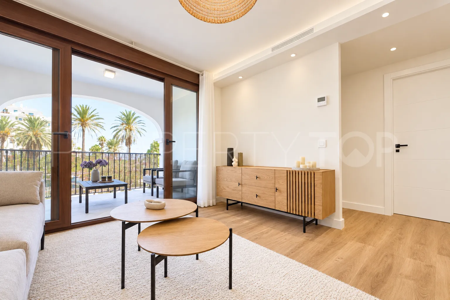 Apartamento en venta con 2 dormitorios en Puerto La Duquesa