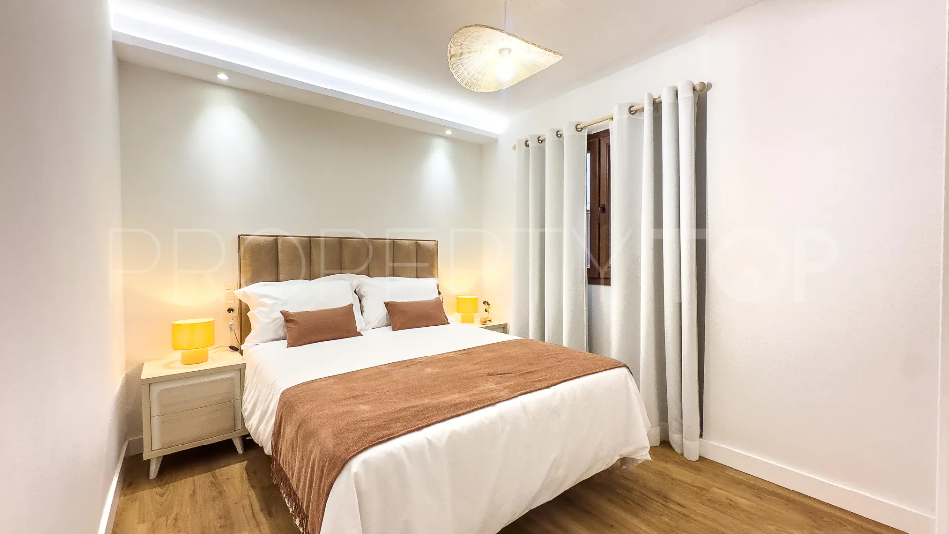 Apartamento en venta con 2 dormitorios en Puerto La Duquesa