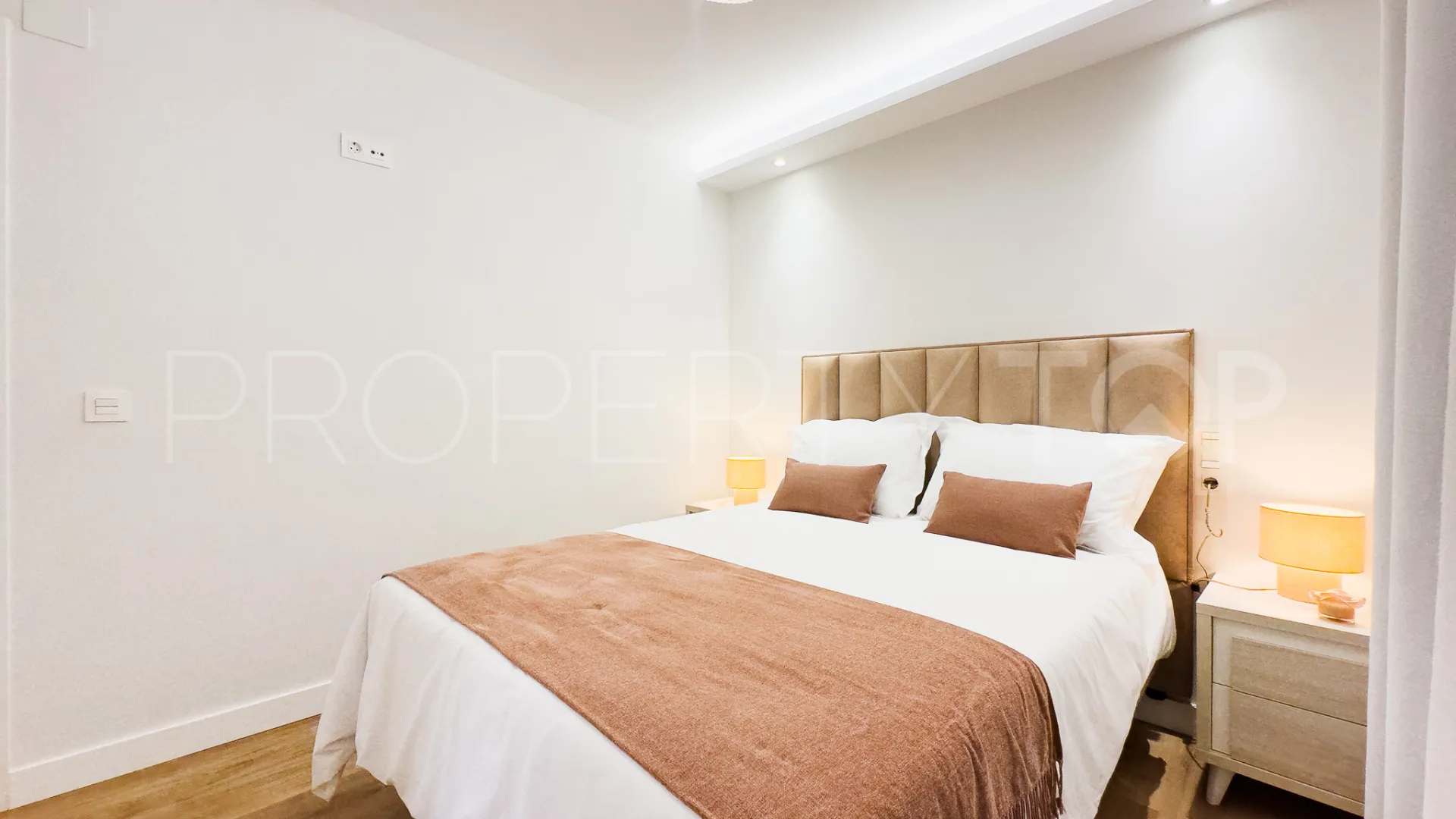 Apartamento en venta con 2 dormitorios en Puerto La Duquesa