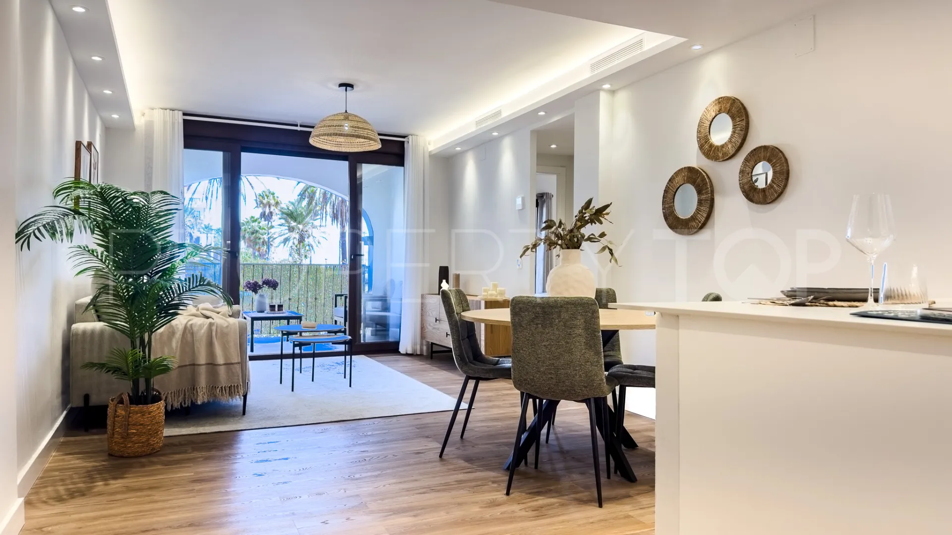Apartamento en venta con 2 dormitorios en Puerto La Duquesa