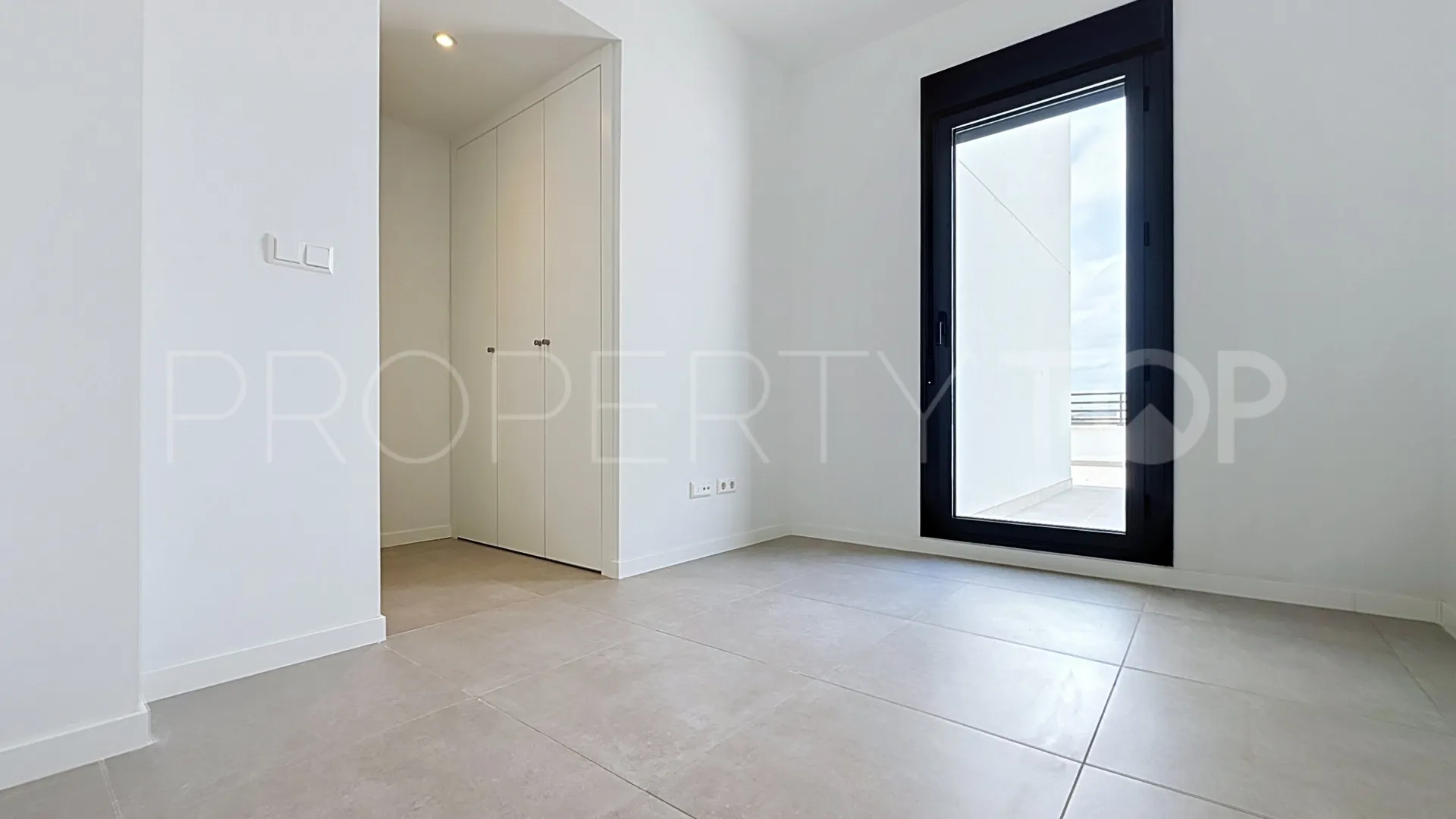 Estepona East penthouse for sale