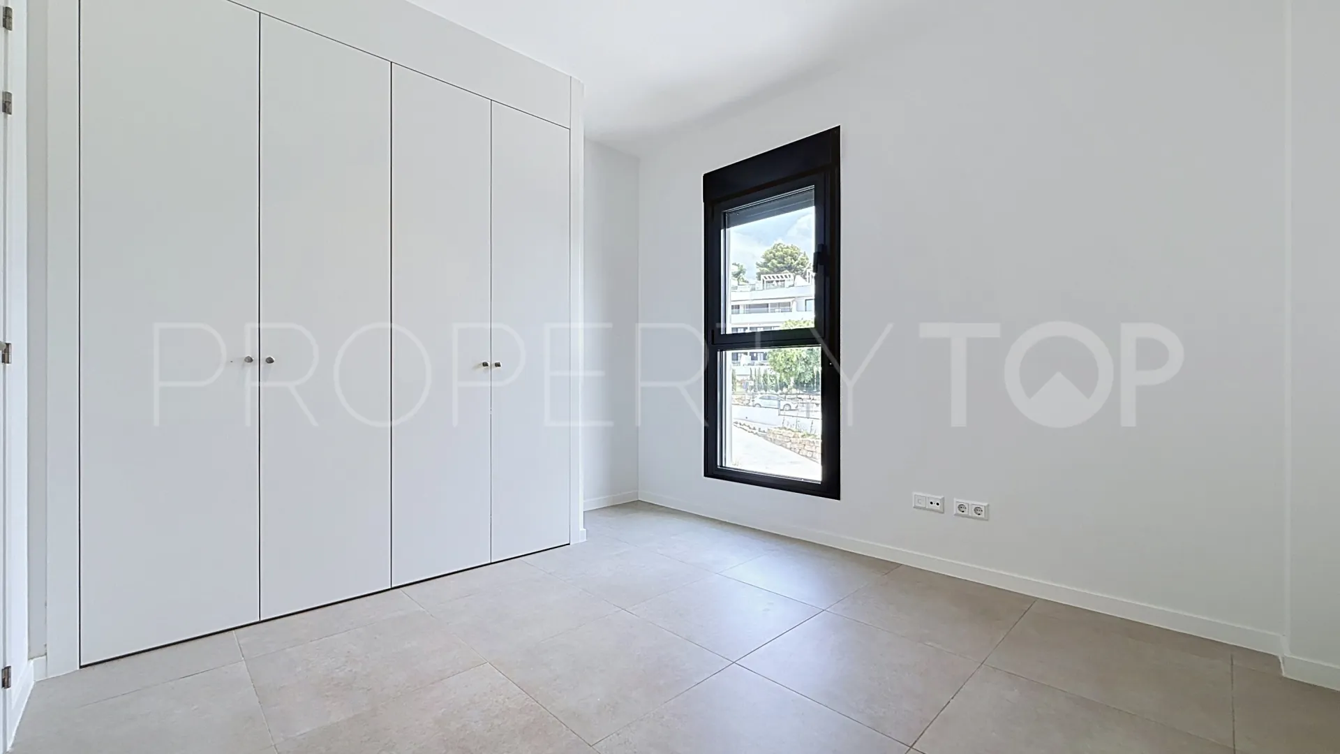 Estepona East penthouse for sale