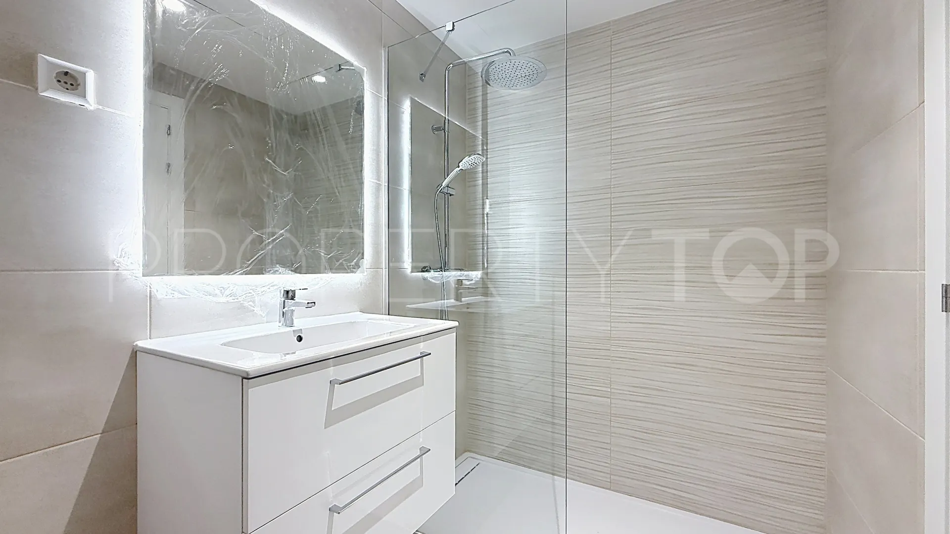Estepona East penthouse for sale