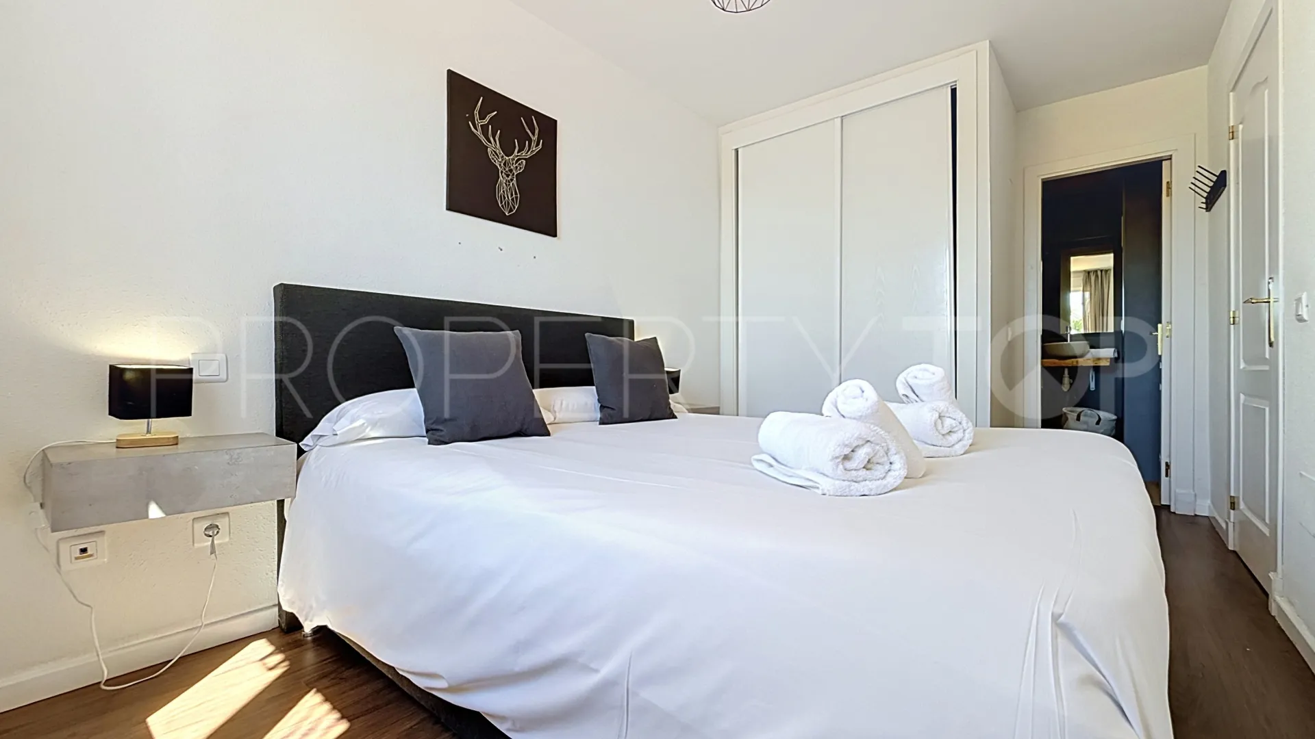 For sale penthouse with 3 bedrooms in Hacienda de Casares