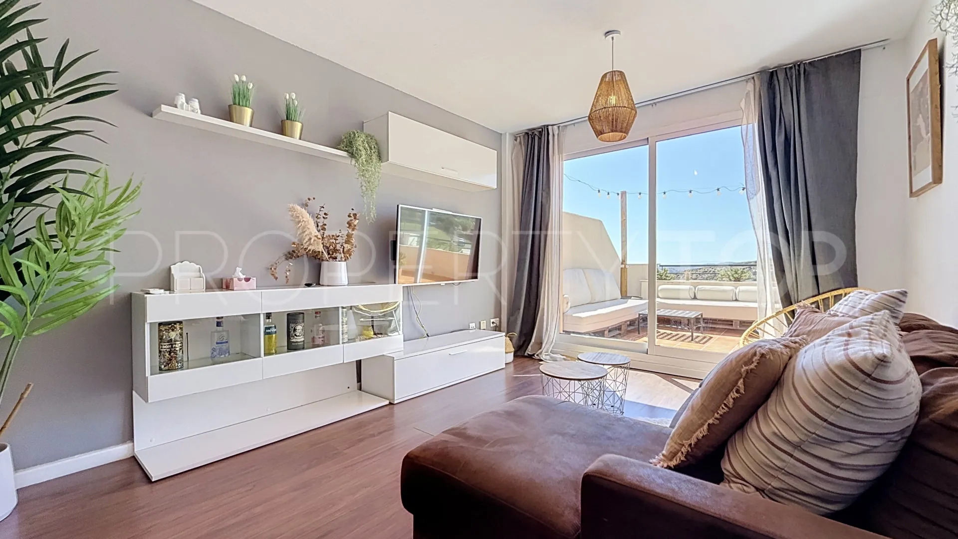 For sale penthouse with 3 bedrooms in Hacienda de Casares