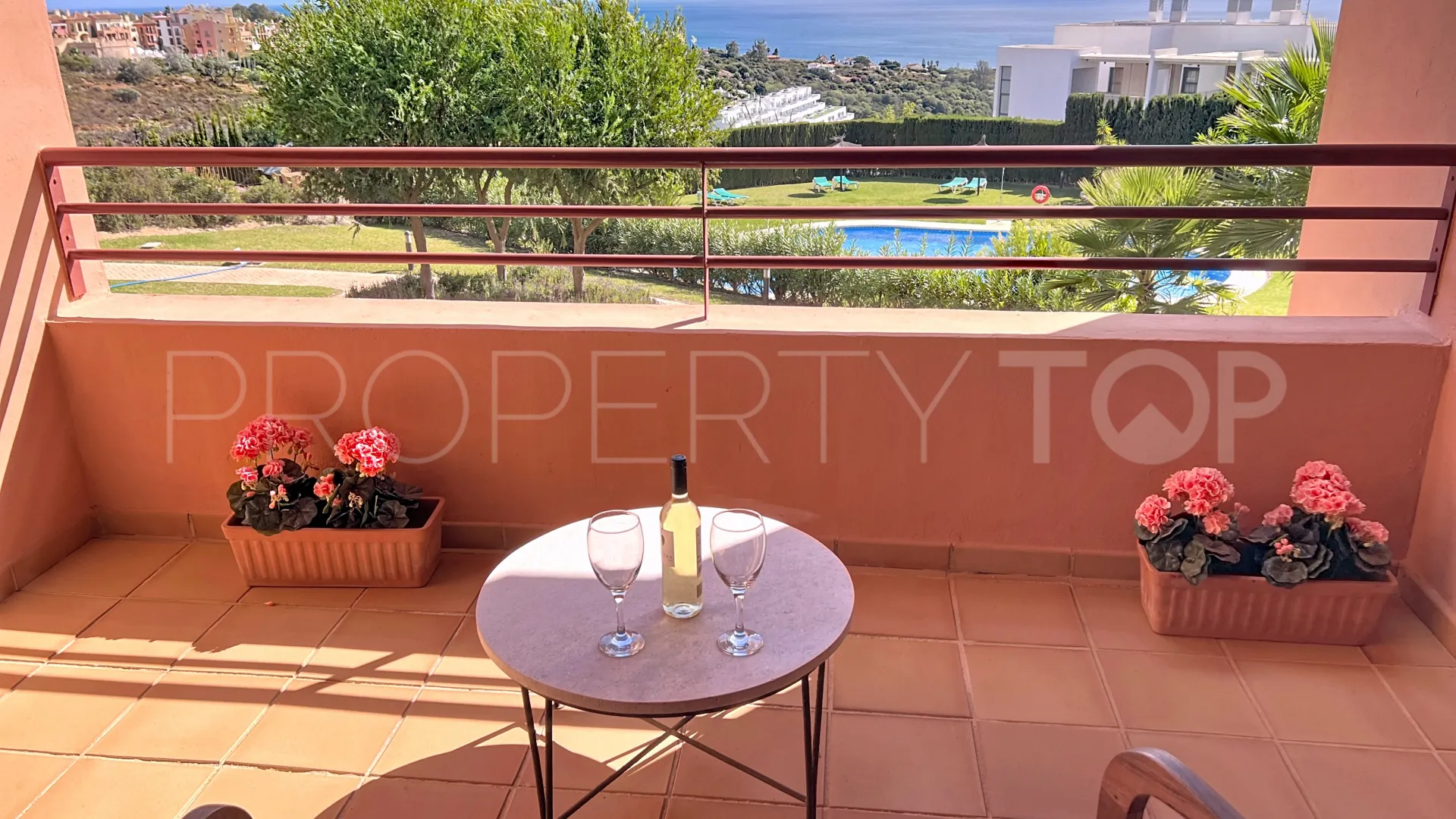 Bahia de las Rocas 2 bedrooms apartment for sale