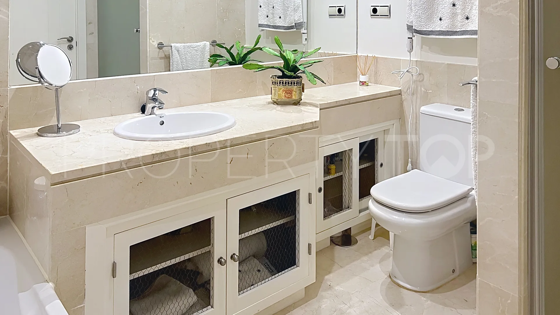 Bahia de las Rocas 2 bedrooms apartment for sale