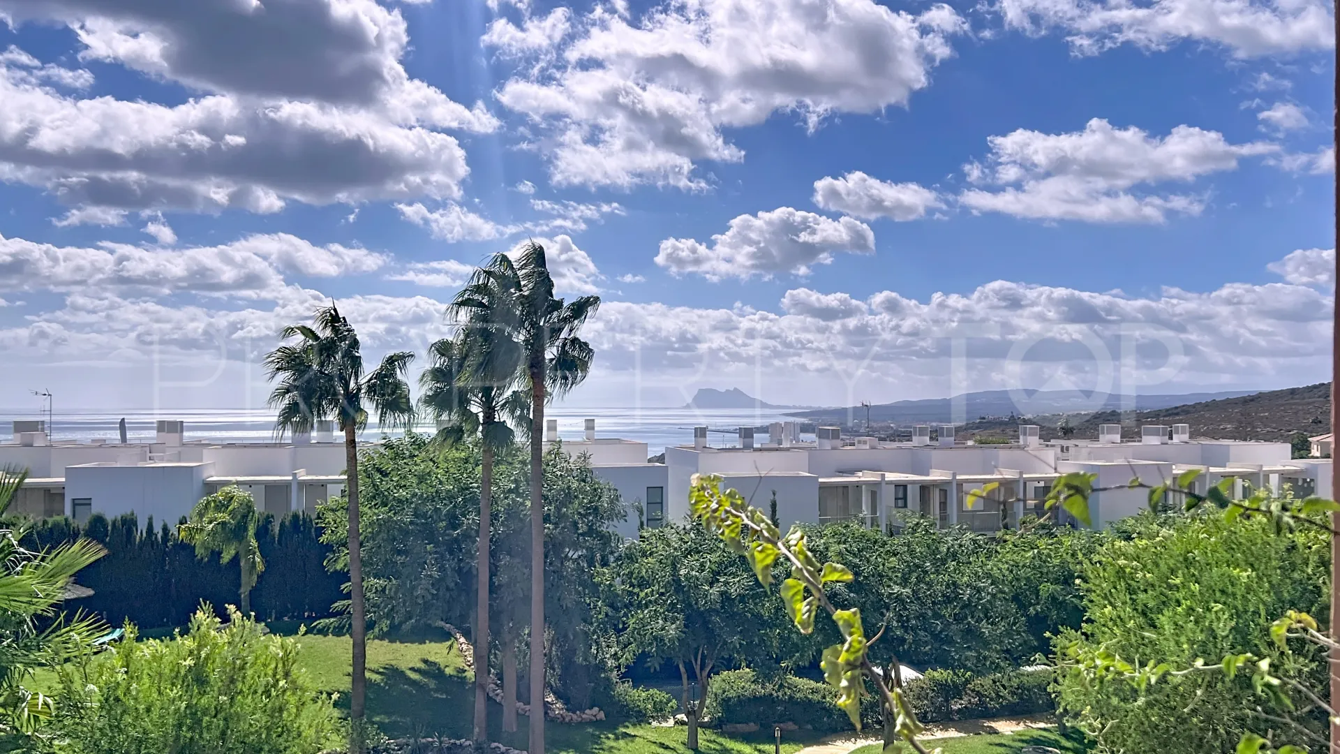 Bahia de las Rocas 2 bedrooms apartment for sale