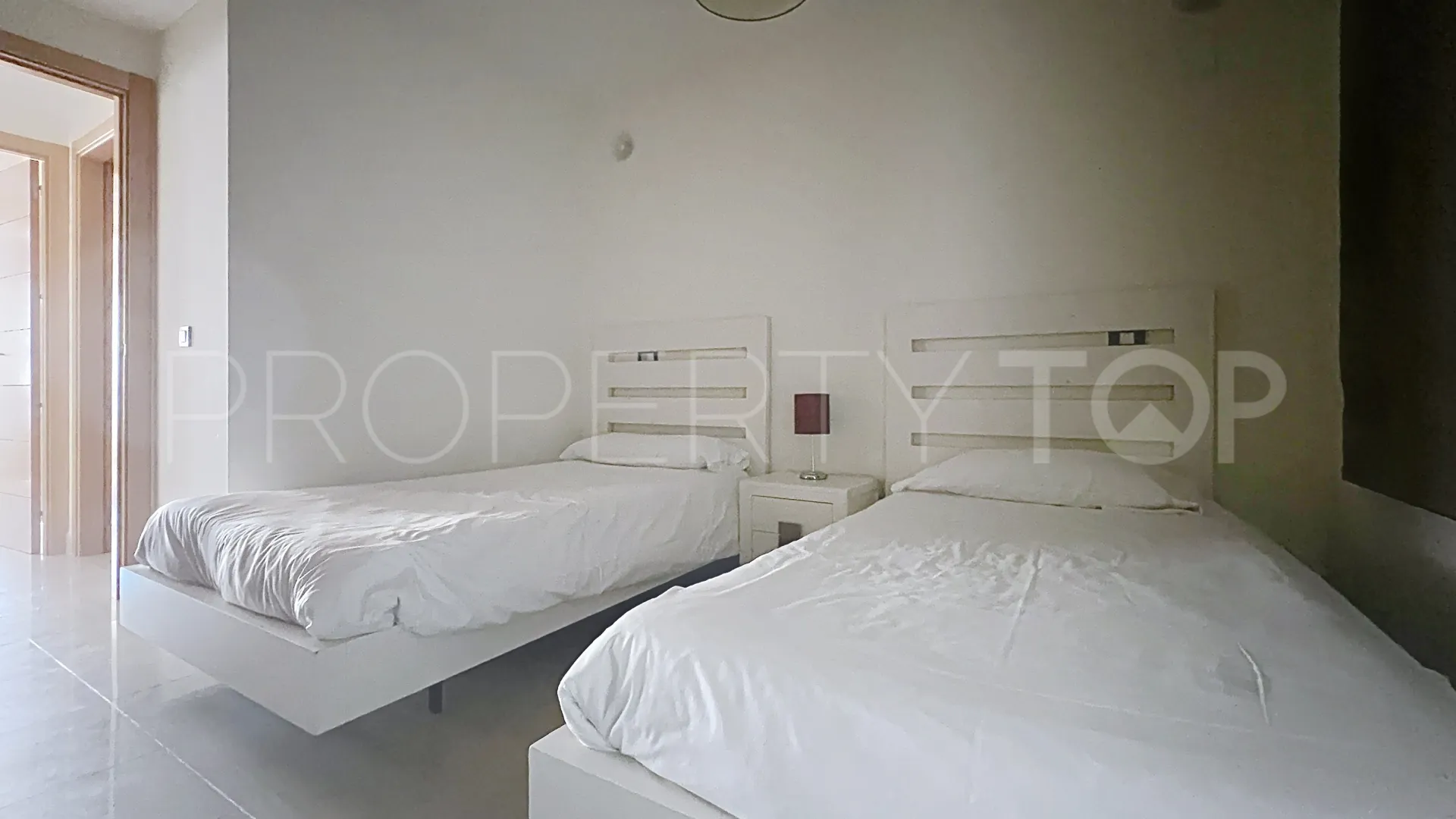 Apartamento planta baja con 2 dormitorios en venta en Cortijo del Mar