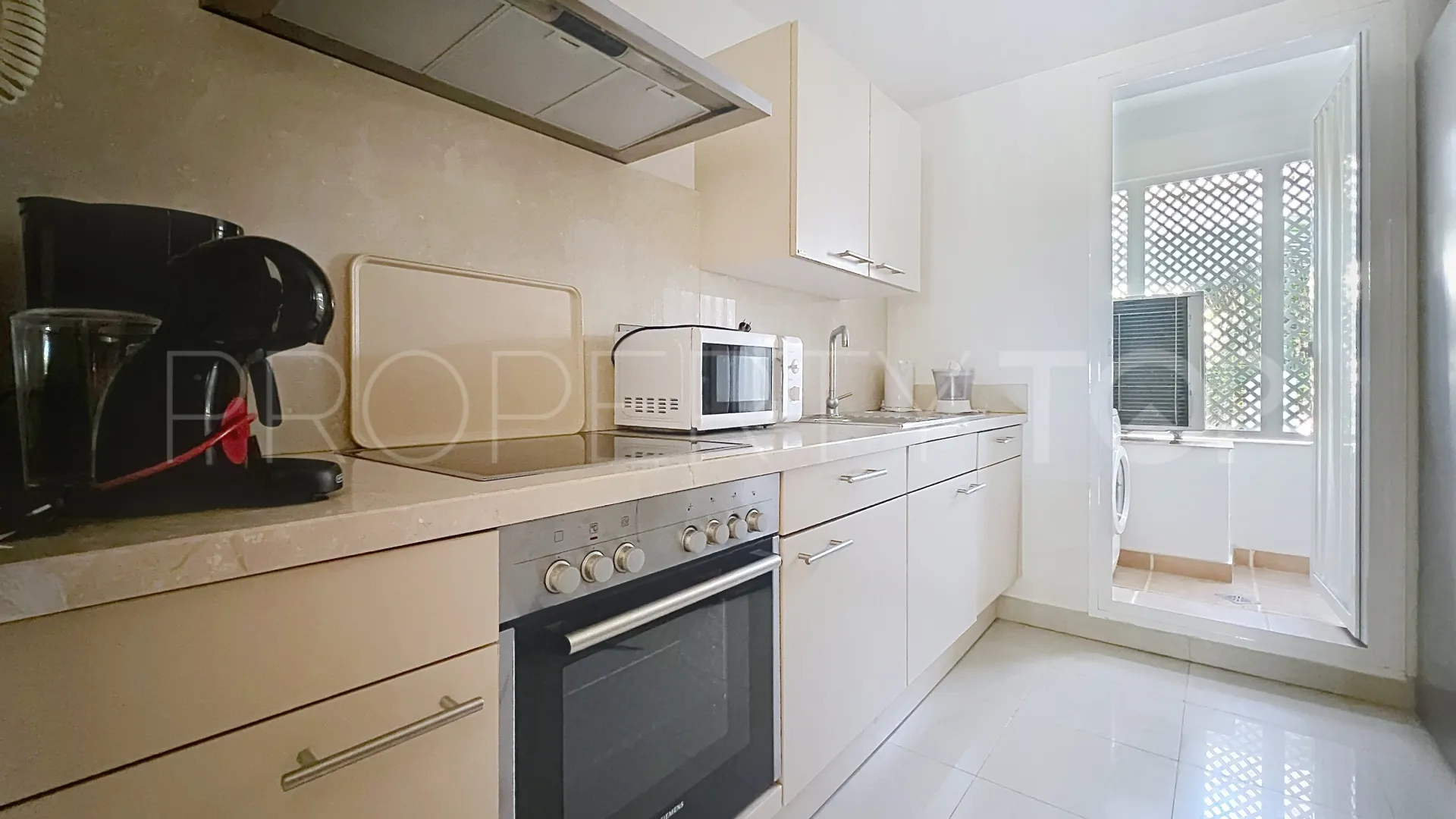 Apartamento planta baja con 2 dormitorios en venta en Cortijo del Mar