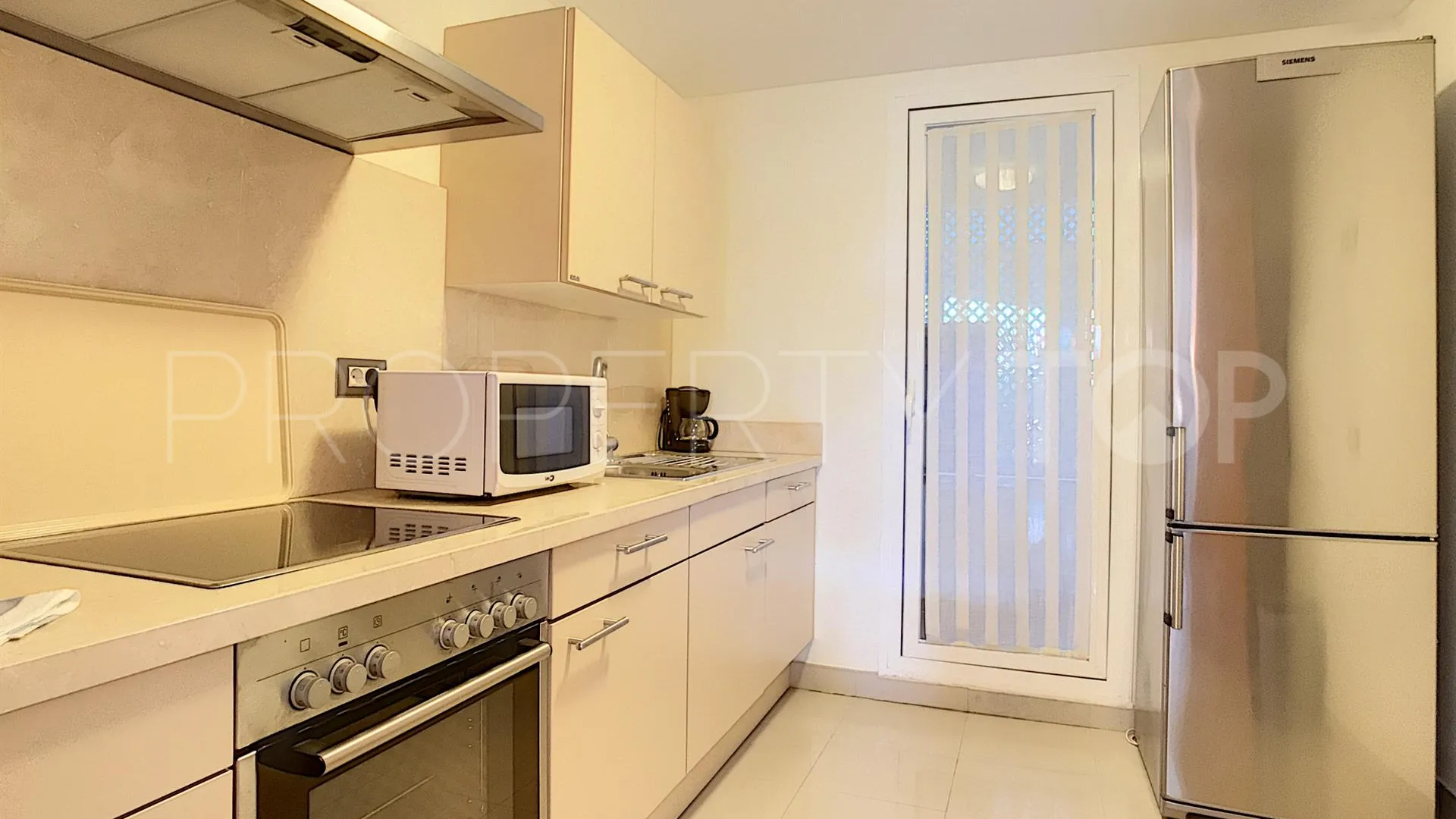 Apartamento planta baja con 2 dormitorios en venta en Cortijo del Mar