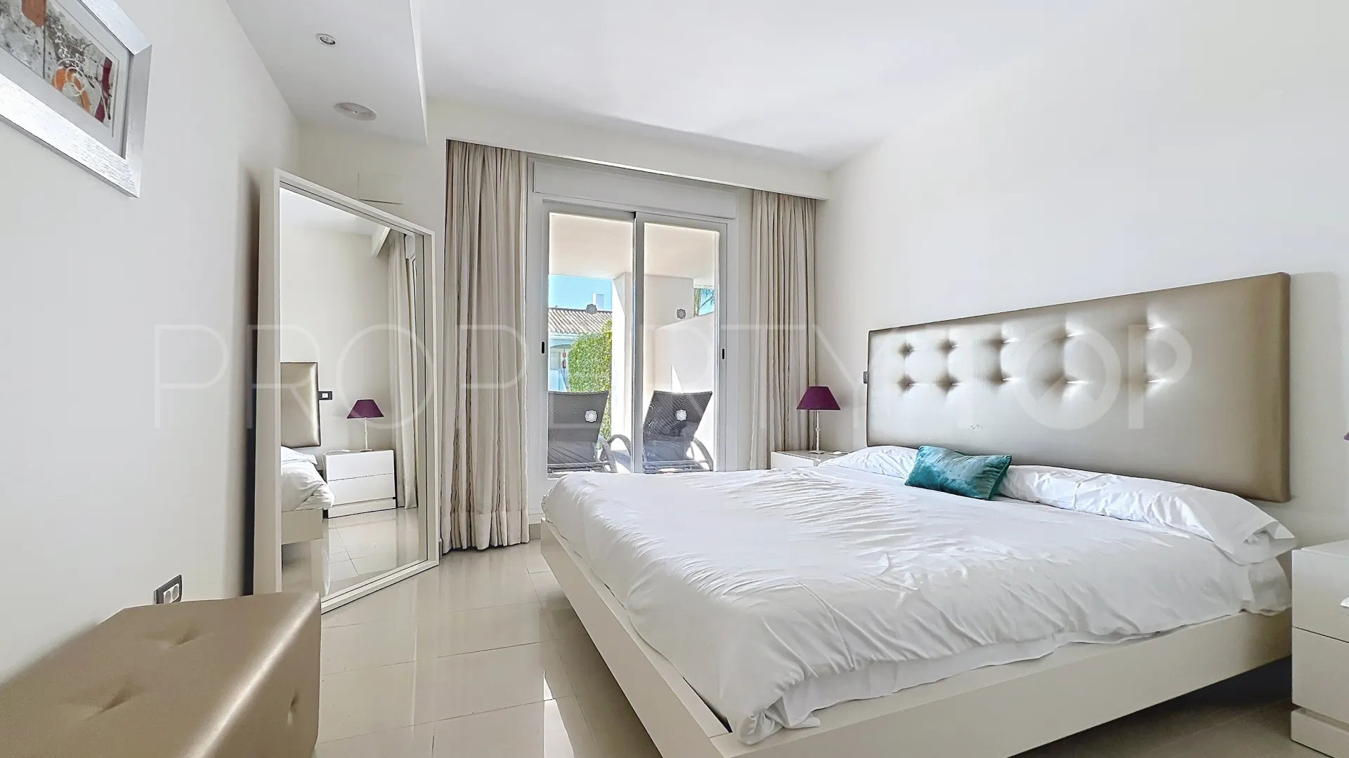 Apartamento planta baja con 2 dormitorios en venta en Cortijo del Mar