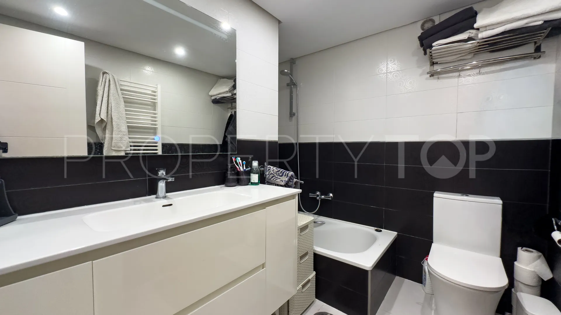 Puerto La Duquesa 2 bedrooms apartment for sale