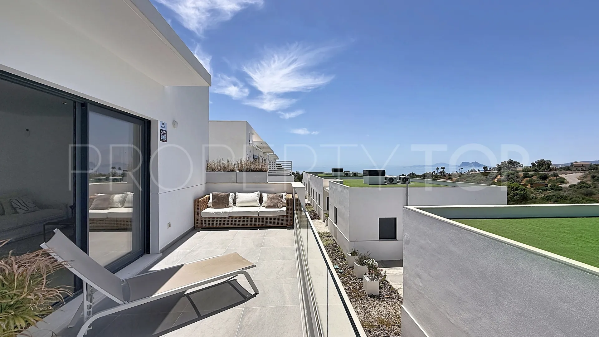 Apartment with 2 bedrooms for sale in Sunrise Height