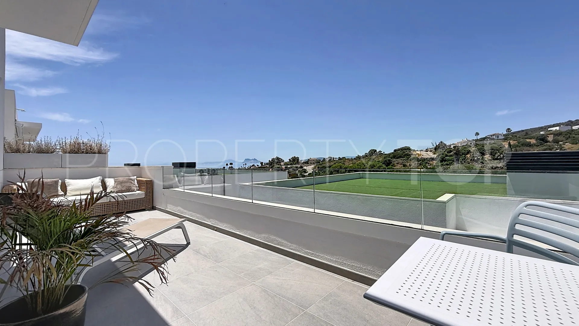 Apartment with 2 bedrooms for sale in Sunrise Height