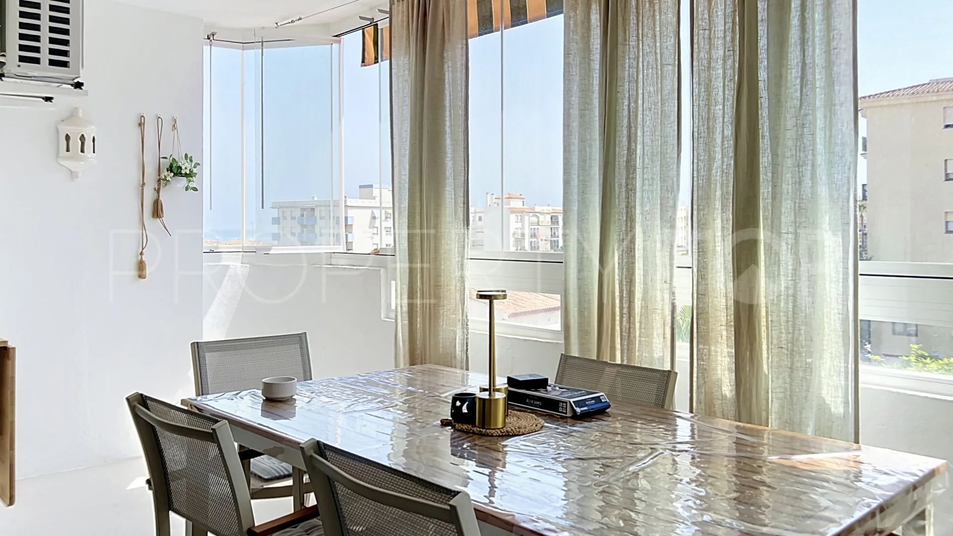For sale apartment in Sabinillas