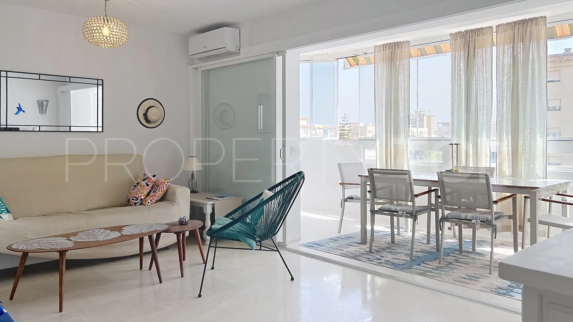 For sale apartment in Sabinillas