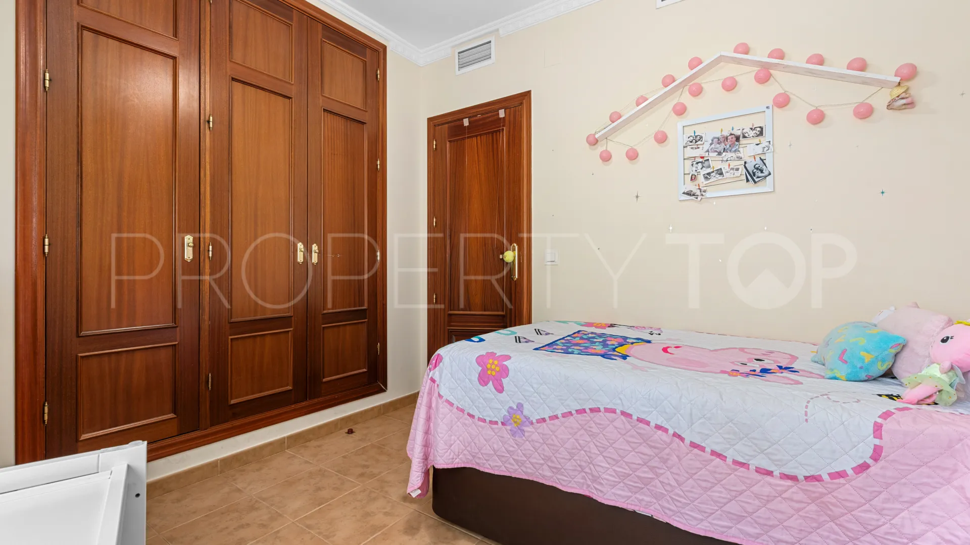 Estepona Ciudad, Ático en venta con 3 dormitorios