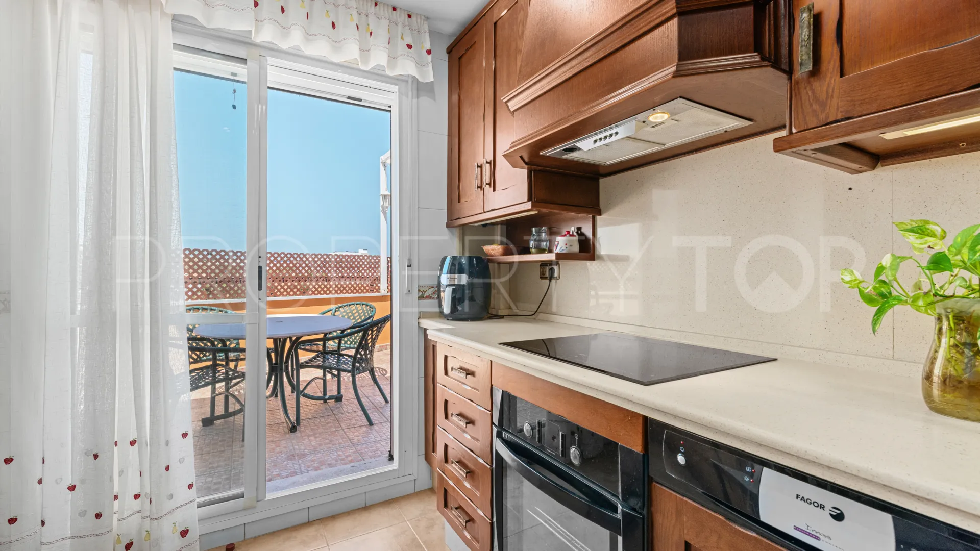 Estepona Ciudad, Ático en venta con 3 dormitorios