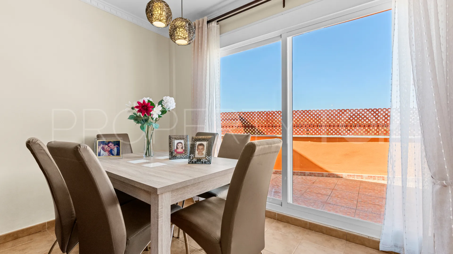 Estepona Ciudad, Ático en venta con 3 dormitorios